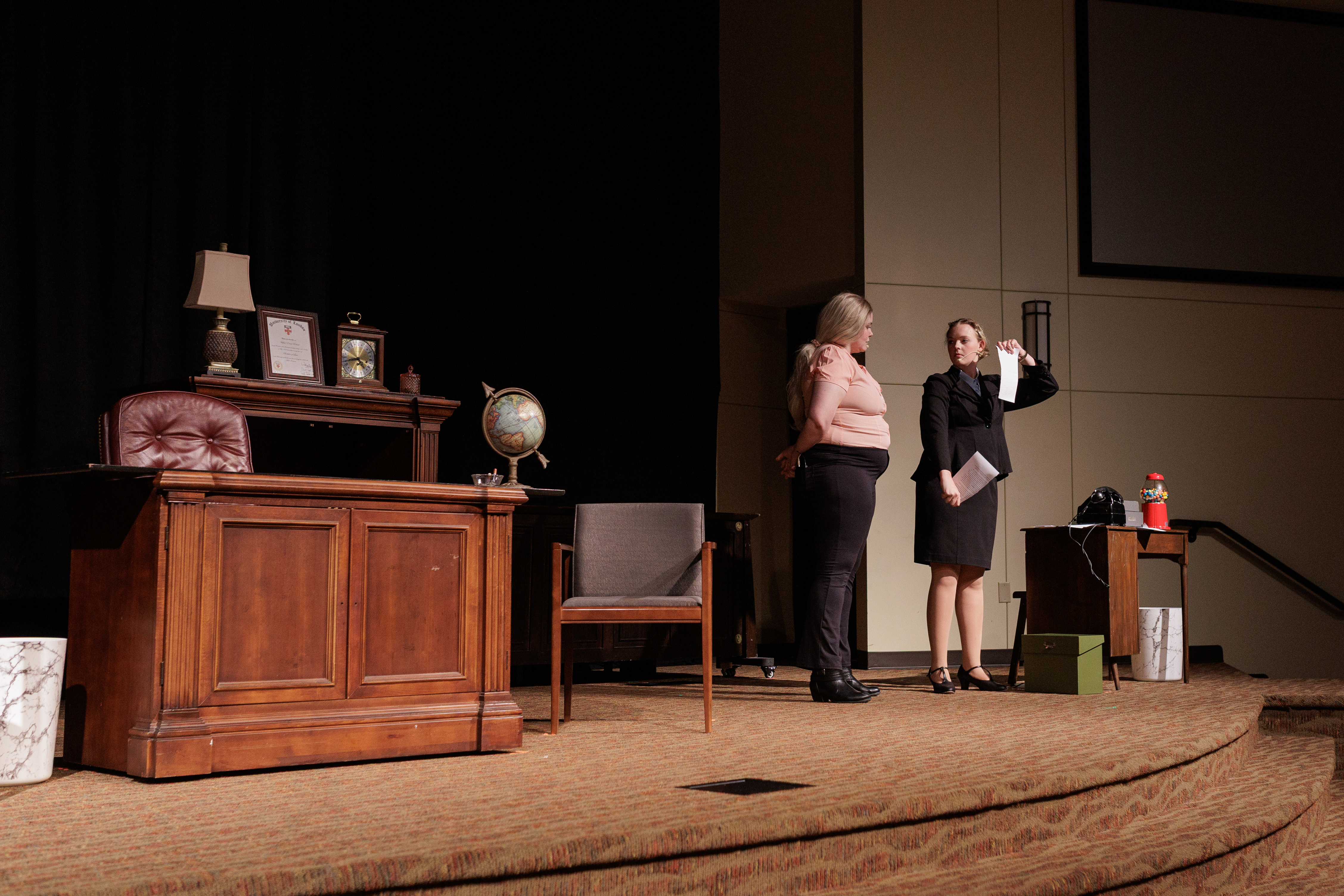 Witness for the Prosecution production photograph 1